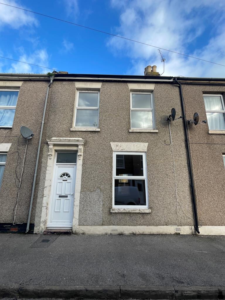 Lot: 68 - MID-TERRACE HOUSE FOR IMPROVEMENT AND REPAIR - External view from Fonblanque Road